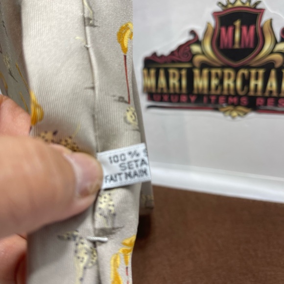 Christian Dior Silk Necktie , tan color. - Picture 4 of 7